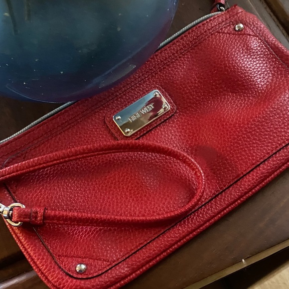 Nine West - Red Wristlet Clutch - faux pebble leather-. Zipper - Picture 1 of 10